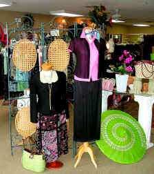 Click to visit the Lina Beth web site...on her "about us" page, there's another of her swing shops to view!